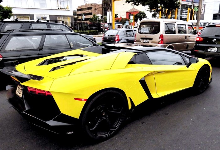 Lamborghini Aventador lp720 4