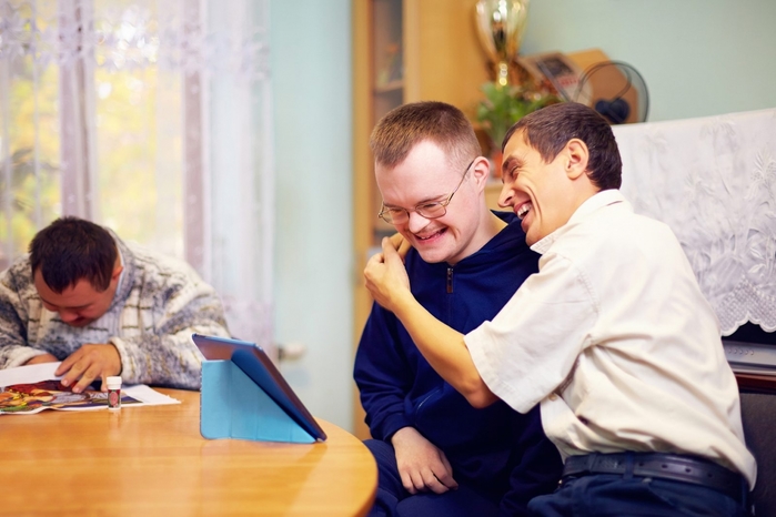 3563818_bigstockHappyFriendsWithDisability82953041 (700x466, 194Kb)