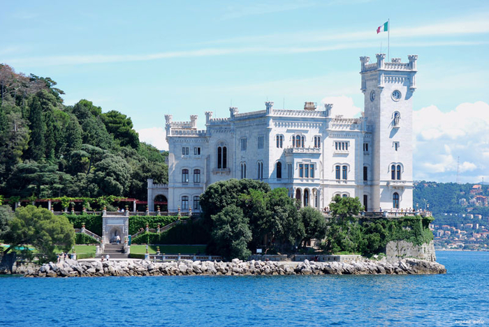 Castello di Miramare (from the sea 2) (600x469, 413Kb)