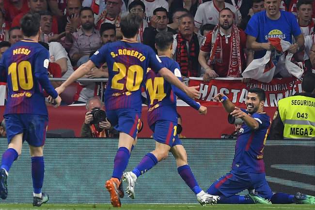 Футбол финал Кубка Короля Севилья-Барселона (650x434, 264Kb)