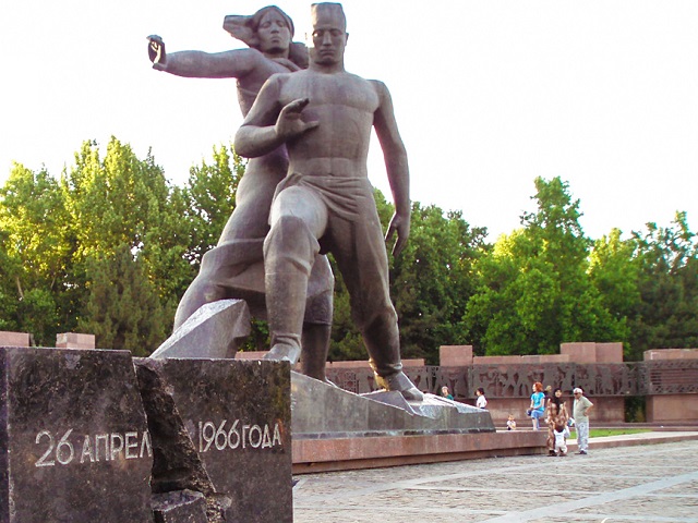 6089700_memorial_Myjestvo_Tashkent (640x480, 142Kb)