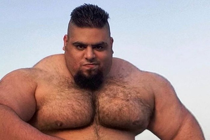 Иранский Халк весит 155 килограммов