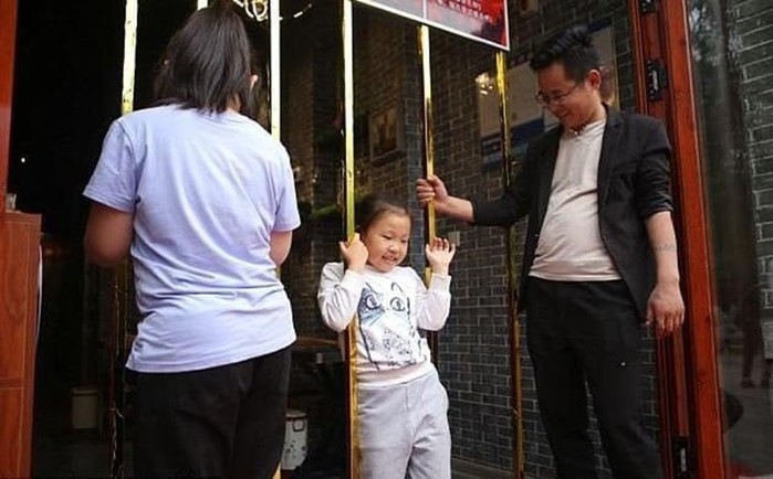 В китайском ресторане бесплатно кормят худых посетителей