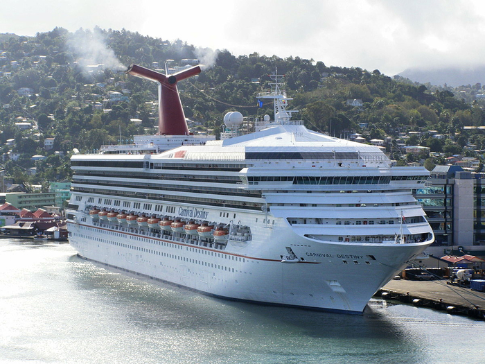 Carnival_Destiny_in_Castries,_St__Lucia_2 (700x525, 457Kb)