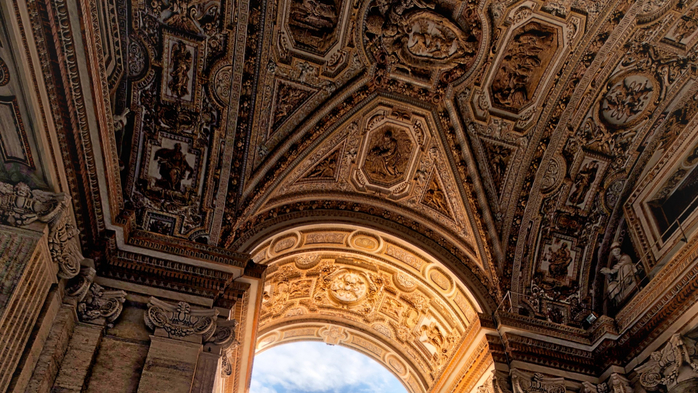 16_Bonus Photo - Day 25 - Exploring the massive halls inside and outside of Vatican City_cr (700x393, 460Kb)