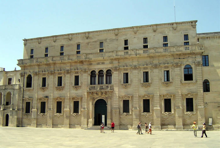 il-palazzo-del-seminario-di-lecce (900x673, 71Kb)