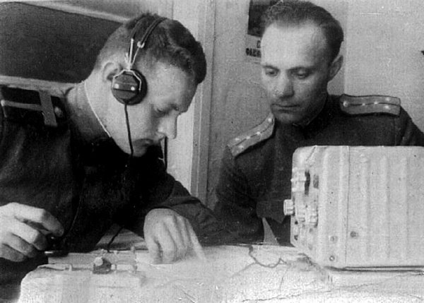 6098670_foto8_radiodivizion_NKVD (600x429, 51Kb)