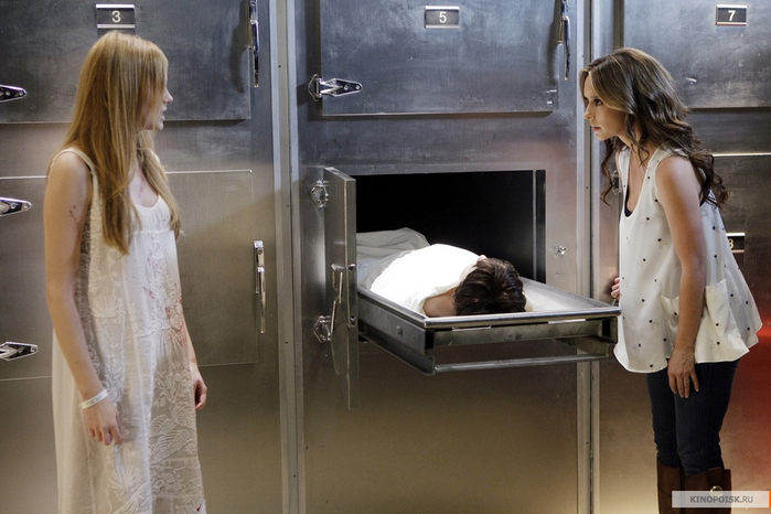 kinopoisk.ru-Ghost-Whisperer-1226224 (700x466, 296Kb)