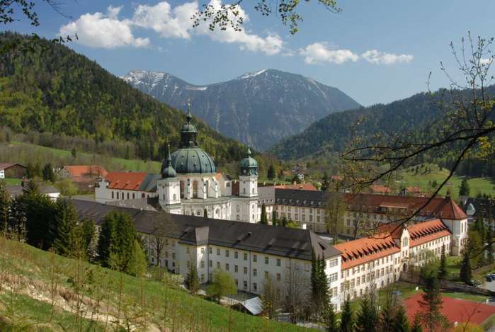 Kloster_Ettal_Klosteranlage (900x669, 46Kb)