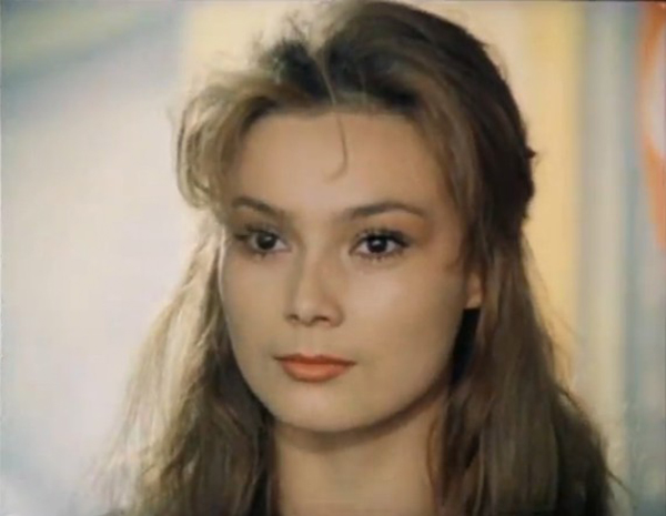 Обнаженная Лариса Белогурова – Восточный Роман (1992)
