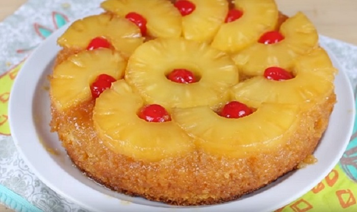 Пирог-перевертыш с ананасами и карамелью (700x415, 204Kb)