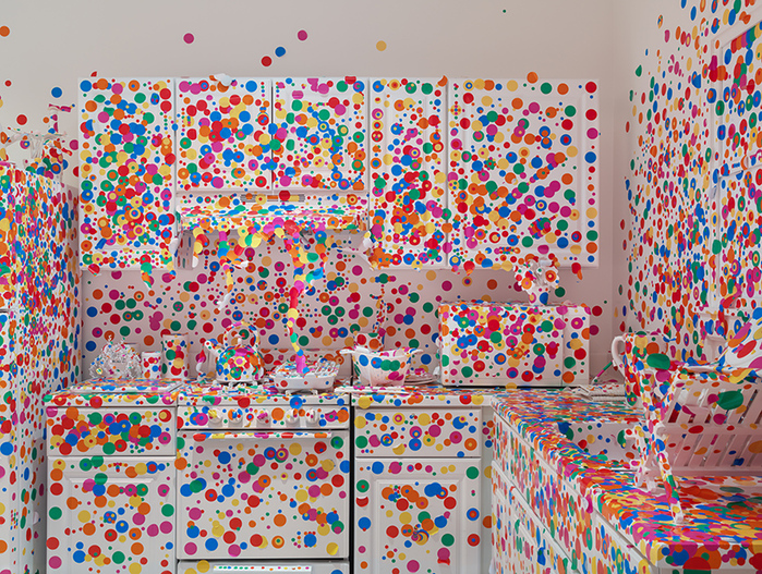 129578360_yayoikusamagivemelovedavidzwirnernewyorkdesignboom07 (699x527, 541Kb)