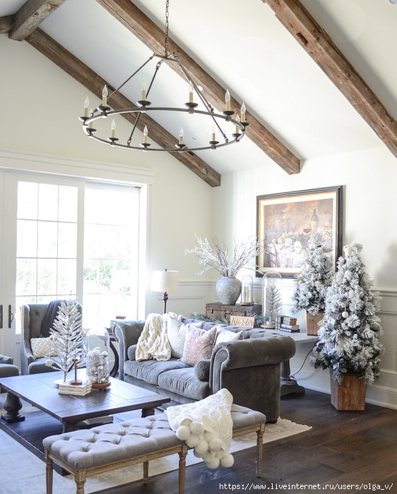 Farmhouse-Chandelier-Living-Room-Farmhouse-Chandelier-Reclaimed-beams-with-Farmhouse-chandelier (562x700, 303Kb)