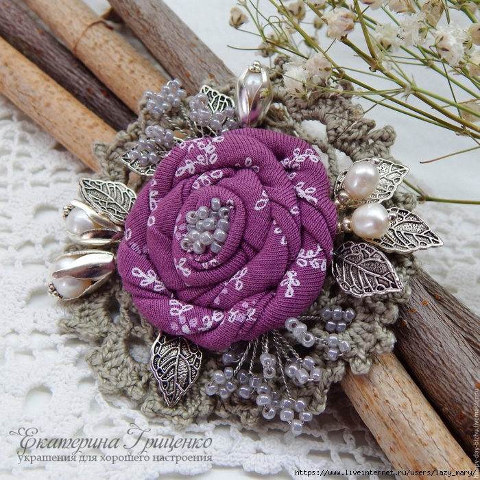 ee3fb016b8fb77529b8dd32dc91x--ukrasheniya-vyazanaya-brosh-pepelnaya-roza-brosh-boho-brosh-t (700x700, 506Kb)