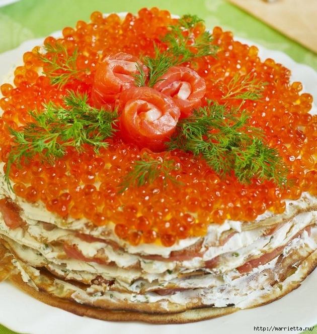 Блинный торт с красной рыбой, сливочным сыром и красной икрой (630x665, 324Kb)