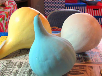 como-hacer-gallinas-decorativas-coloridas-con-calabaza3 (400x300, 110Kb)