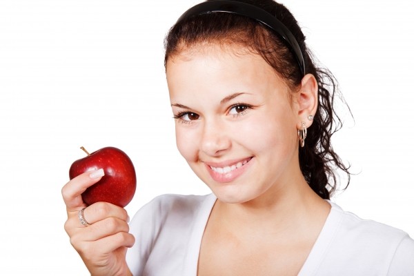 6022882_applecutedietfemalefoodfruitgirlhealthy (600x400, 35Kb)