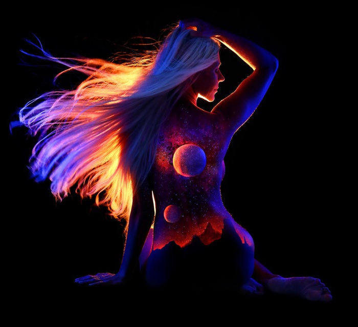3906024_bodyscapesjohnpoppleton09sandrasfieryworlds (700x638, 80Kb)