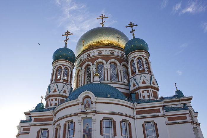 1024px-Dormition_Cathedral_in_Omsk (700x466, 59Kb)