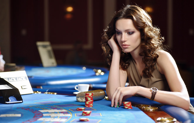 девушка карты казино