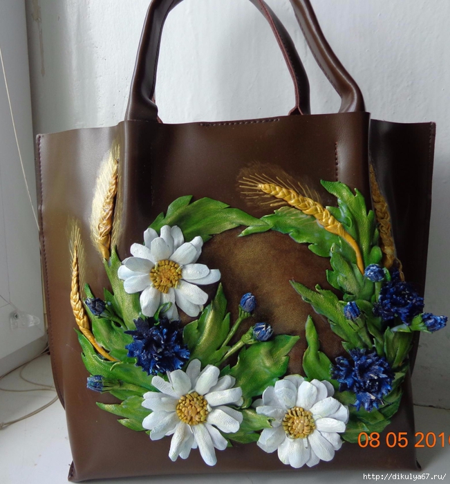 Кожаные сумки с цветами