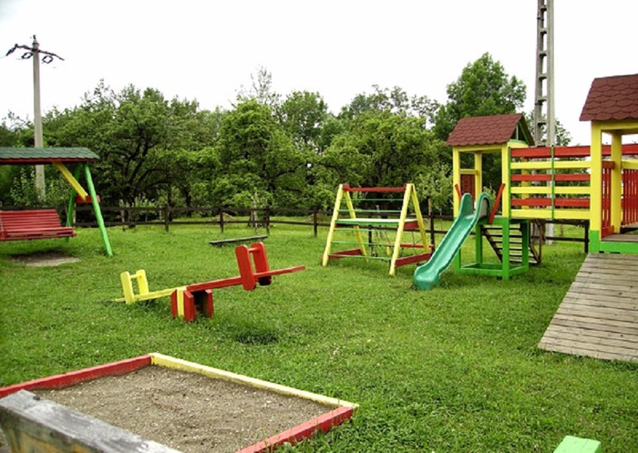 Стол и скамейка на детскую площадку
