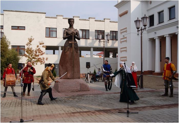 Анастасия Слуцкая Фото