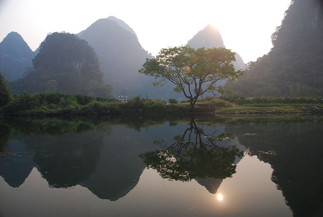 Yuangshuo_reflection (640x430, 92Kb)