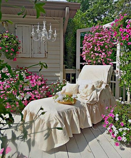 shabby-chic-in-terrace-design-flowers5/4019326_shabbychicinterracedesignflowers5 (450x540, 101Kb)