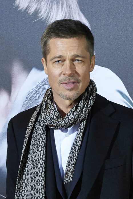 brad-pitt-thanksgiving-29nov16-01 (466x700, 292Kb)