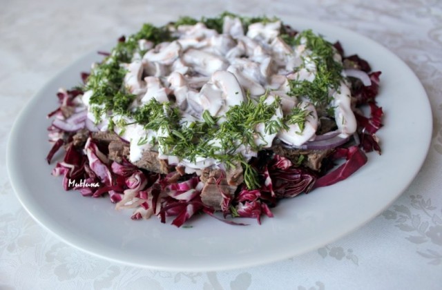 Salat-myasnoy-so-smetano-gribnym-sousom (640x420, 62Kb)