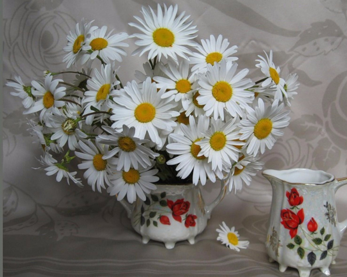 daisies-flowers-bouquet-white-vase-1280x1024 (700x560, 350Kb)