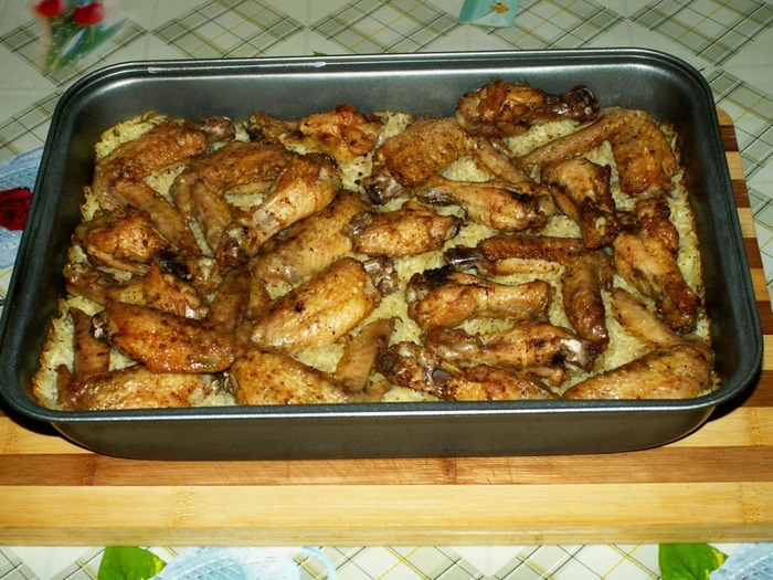 Крылья с картошкой в духовке с корочкой рецепт с фото