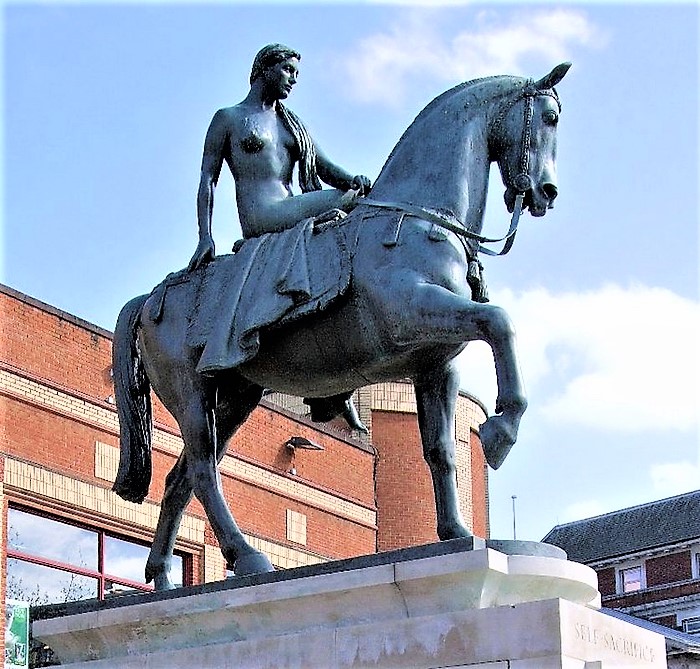 Statue of Lady Godiva by Sir William Reid Dick in Coventry1949 (700x669, 187Kb)