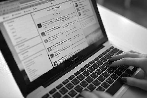 6128303_imgonlinecomuaBlackWhite874yni867IgfD (600x400, 81Kb)