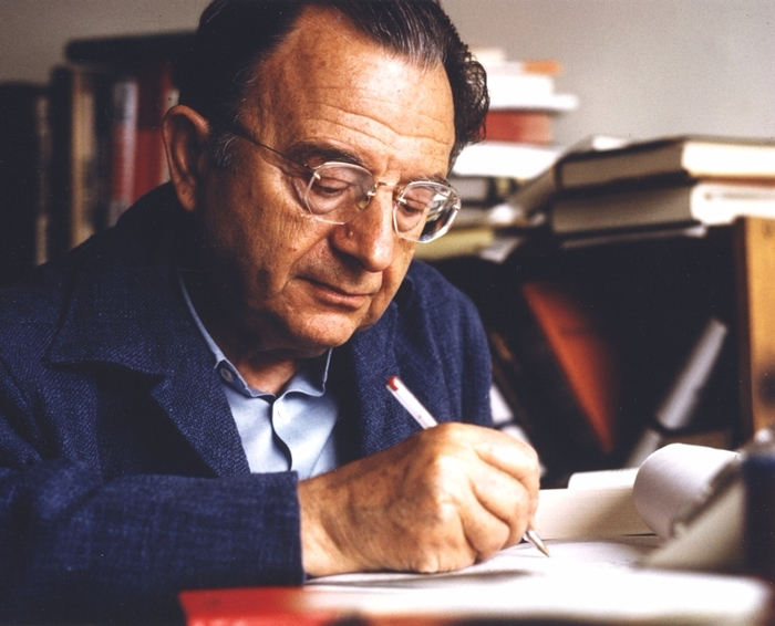 content_erich-fromm-1974-photo-mueller-may_995kb346kb__econet_ru (700x566, 382Kb)