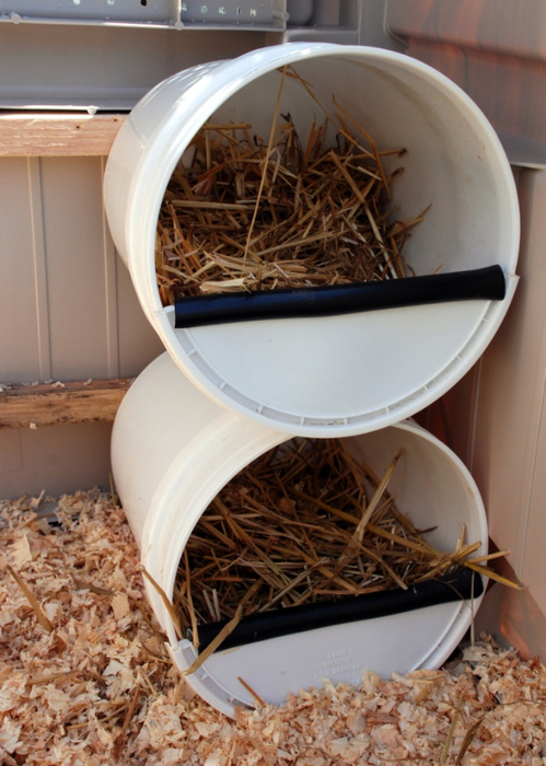 10-DIY-Projects-For-Chicken-Nesting-Containers-4 (499x700, 381Kb)