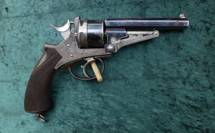 3279085_GalandSommerville_Revolver (700x434, 49Kb)