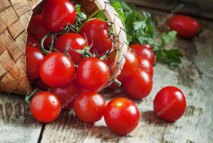 depositphotos_108164636-stock-photo-small-red-cherry-tomatoes-spill (700x470, 349Kb)