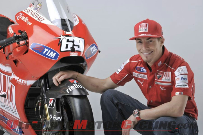 2010-nicky-hayden-grand-marshal-at-indy-mile-5 (700x466, 301Kb)