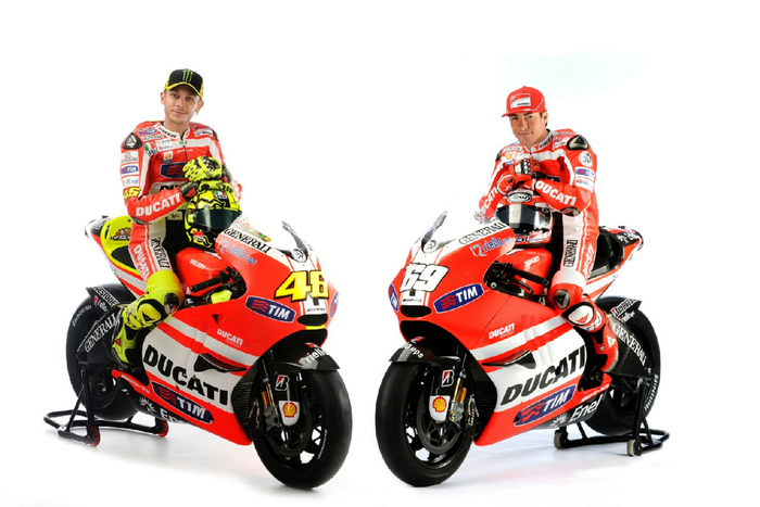 Ducati_team_2011 (700x467, 242Kb)