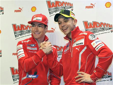 Nicky-Hayden-and-Valentino-Rossi (460x345, 199Kb)