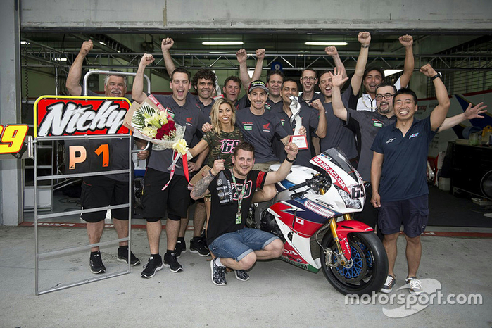 wsbk-sepang-2016-race-winner-nicky-hayden-honda-wsbk-team (700x466, 414Kb)