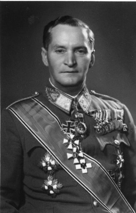 Béla_Miklós_de_Dálnok_1942 (448x700, 146Kb)