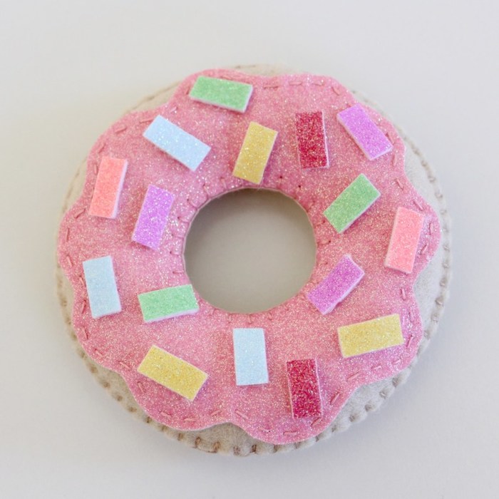 Felt-Donuts-from-Molly-and-Mama-8 (700x700, 81Kb)