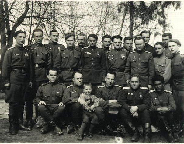 Pobediteli 1945 (605x473, 65Kb)