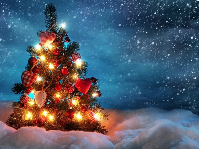 Christmas-tree-lights-balls-snow_1920x1440 (700x525, 151Kb)