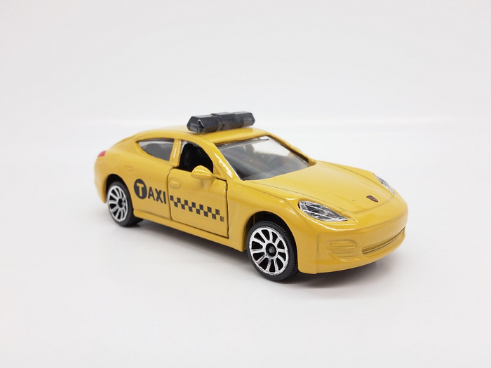 Porsche Panamera Taxi (Majorette) 001 (700x525, 197Kb)