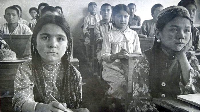 6098670_foto4_tadjiki_do_revolucii (700x393, 60Kb)