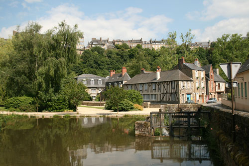 77493605_Maisons__224_proximit_233_du_ch_226teau_de_Foug_232res (500x333, 129Kb)